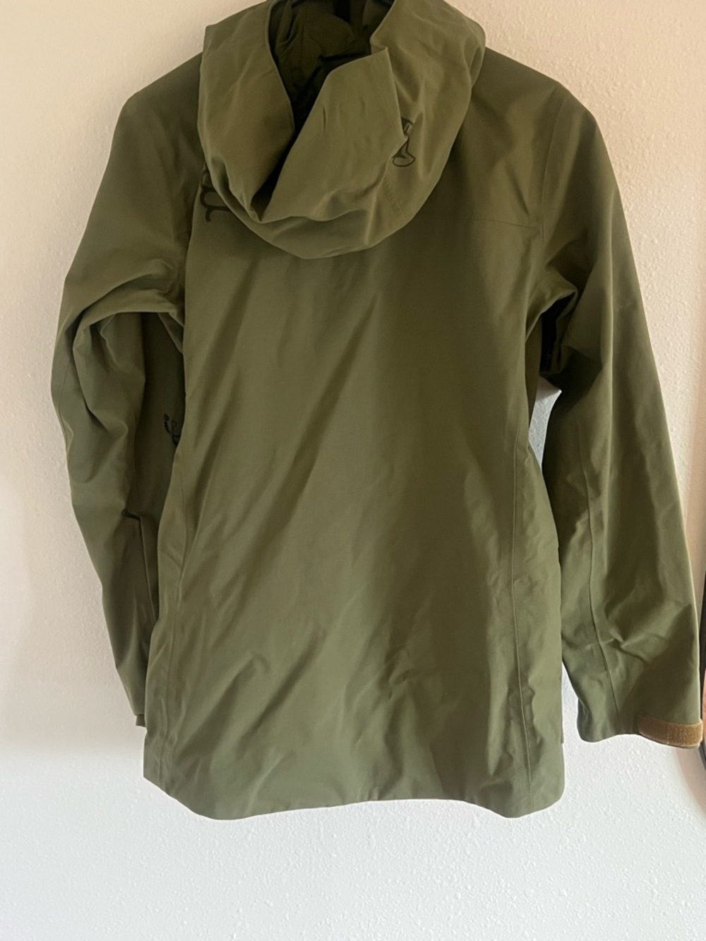 Olive Green Women's Ski Jacket and Bibs - Picture 4 of 6